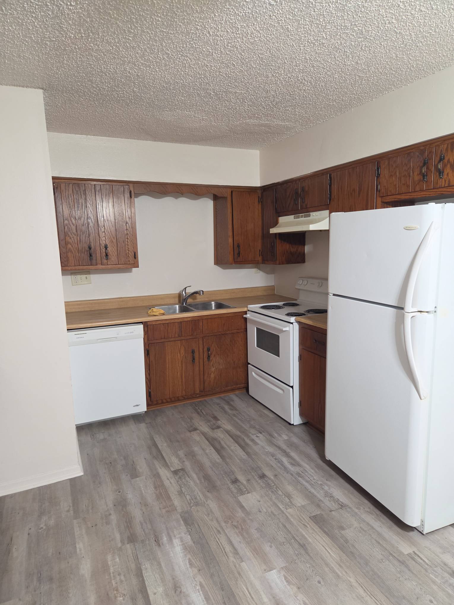 1400 Pioneer Road - 12